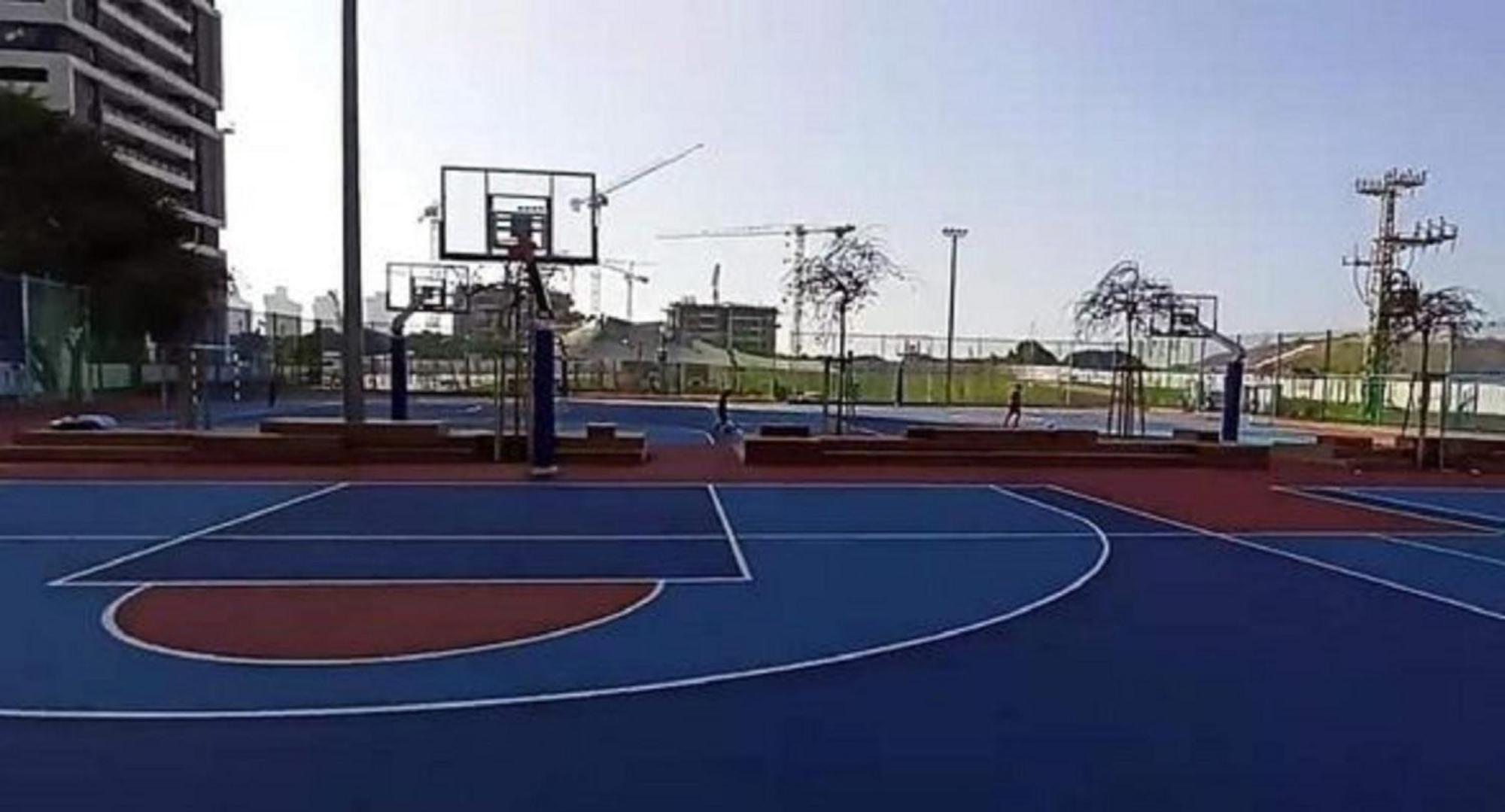 Appartamento דירת 5 חדרים מול הים Bat Yam Esterno foto