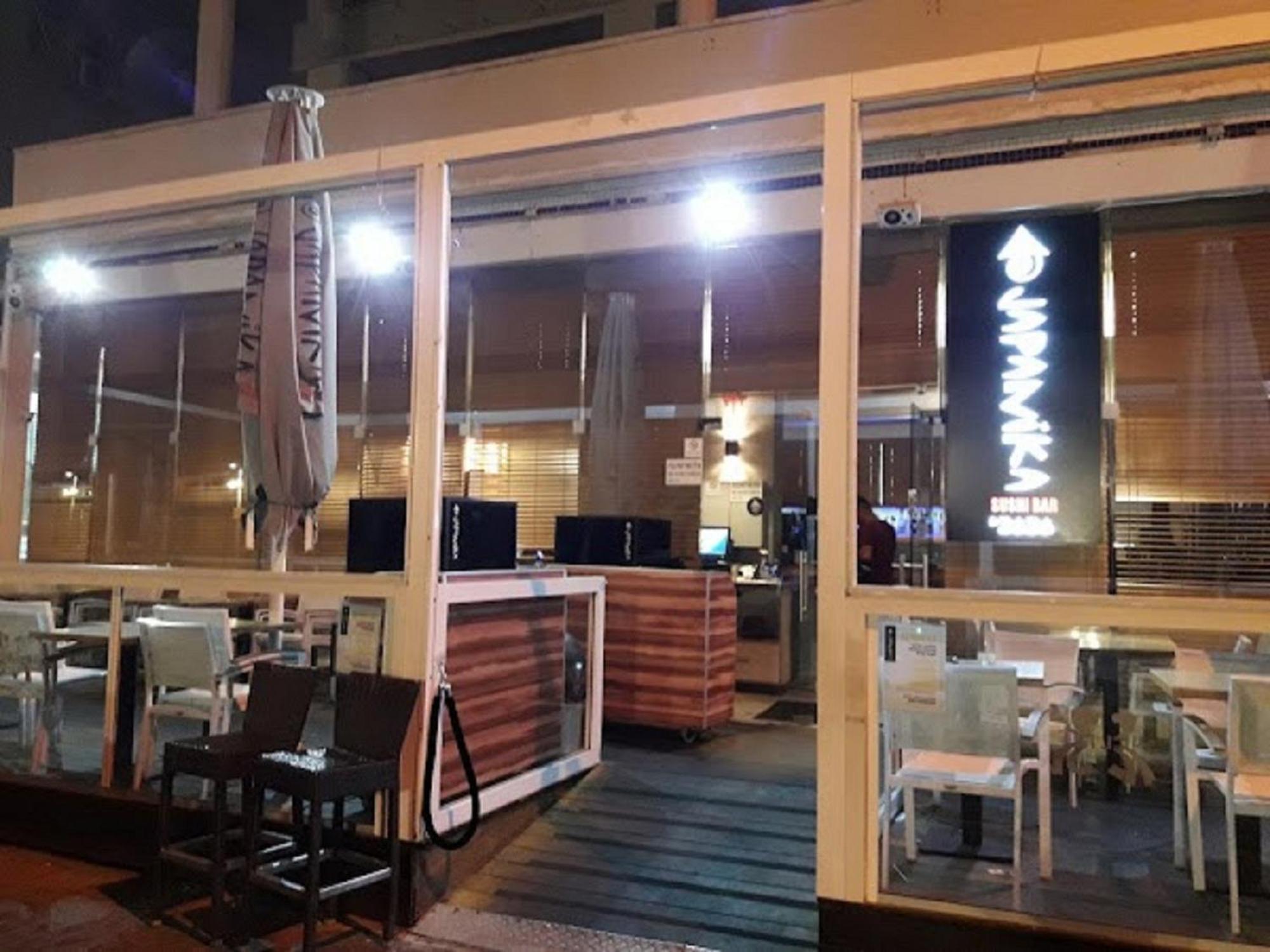 Appartamento דירת 5 חדרים מול הים Bat Yam Esterno foto